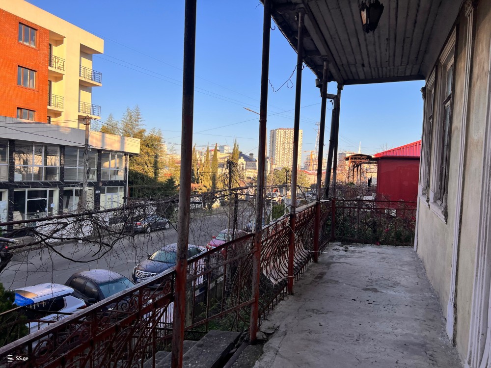 იყიდება მიწის ნაკვეთი ბათუმში