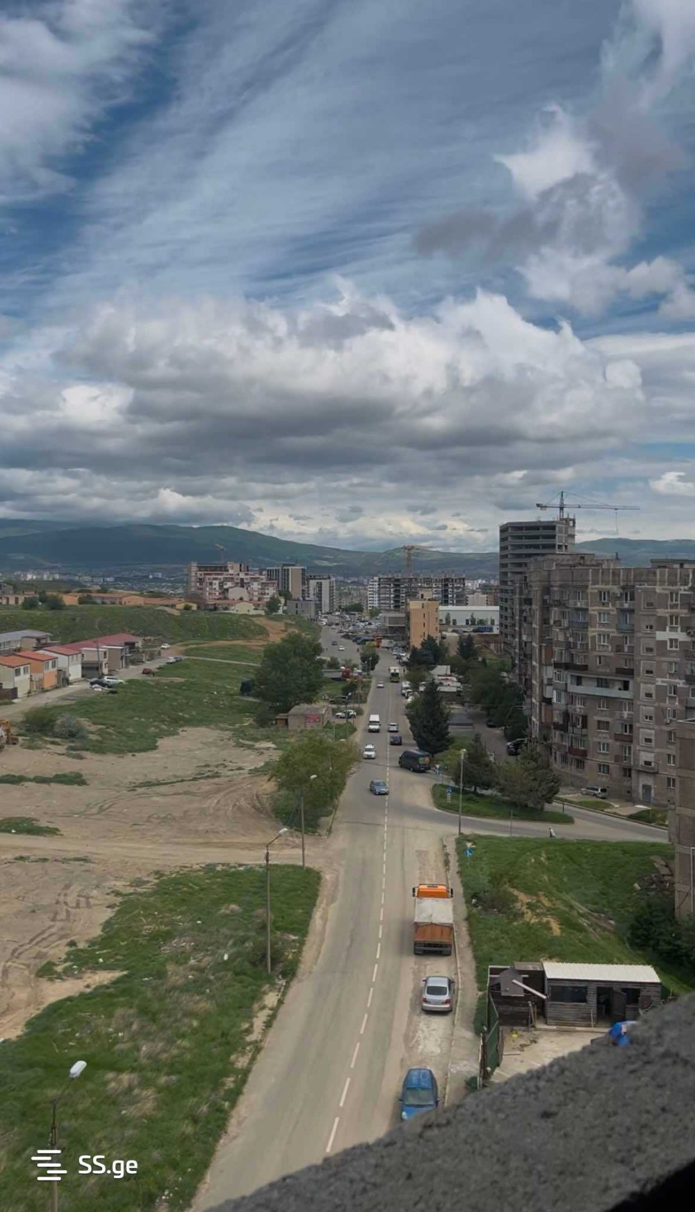 იყიდება 4 ოთახიანი ბინა დიდ დიღომში 🏙️