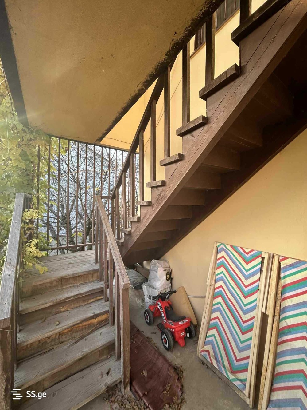 იყიდება 8 ოთახიანი აგარაკი ბულაჩაურში