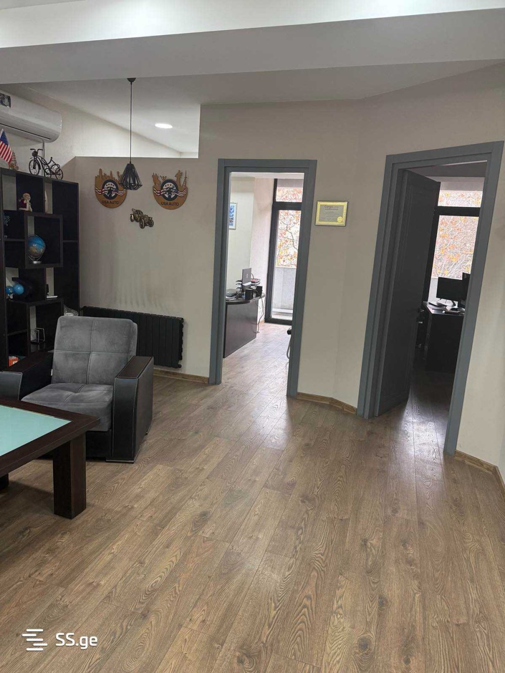 იყიდება საოფისე კომერციული ფართი სან. ზონაში