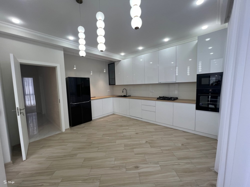 იყიდება 9 ოთახიანი კერძო სახლი ივერთუბანში