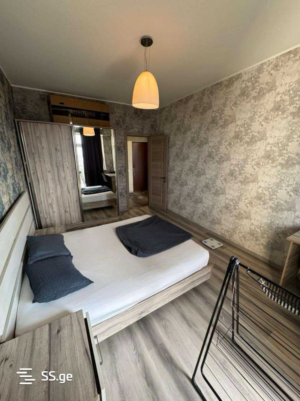 იყიდება 2 ოთახიანი ბინა დიღმის მასივში