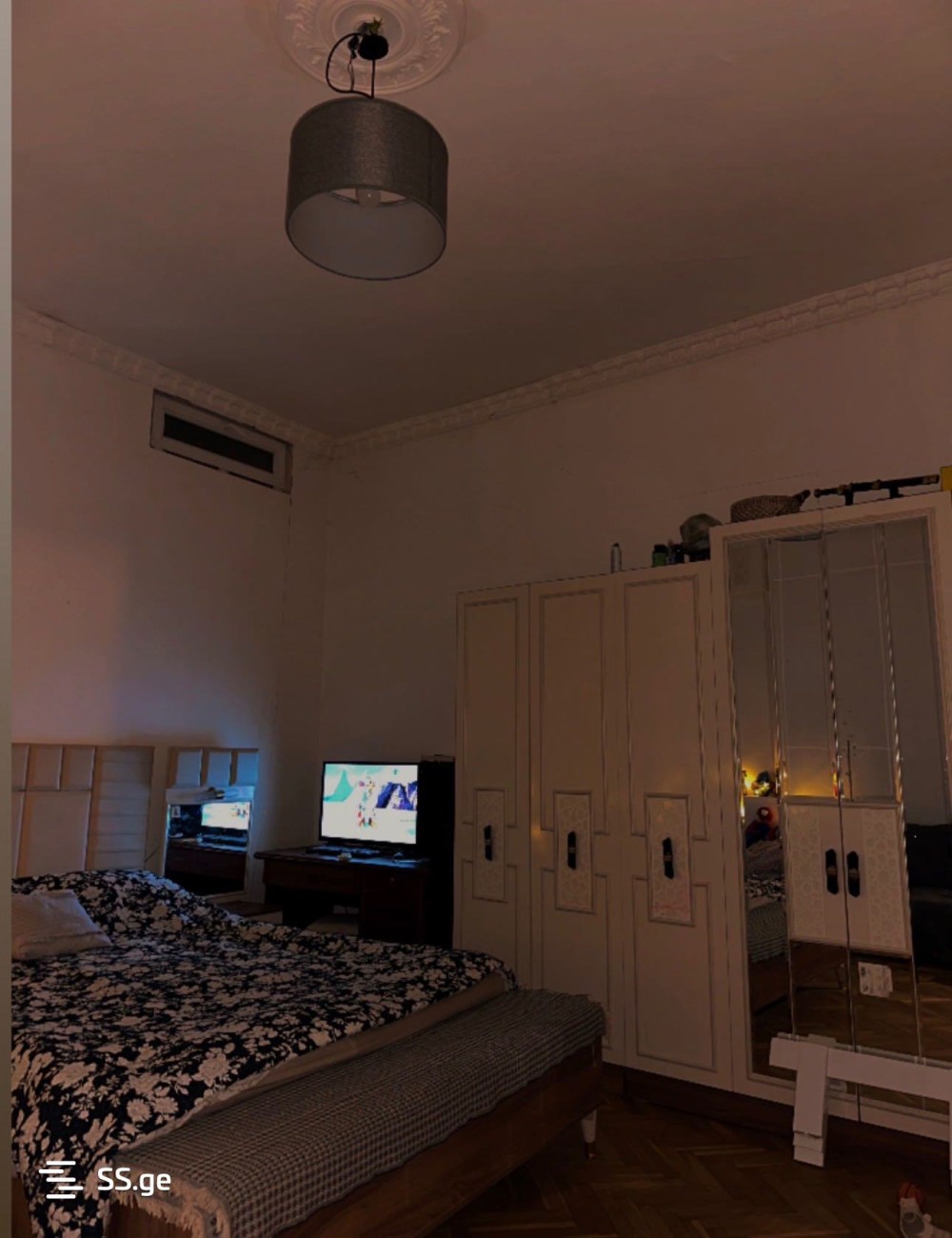 იყიდება 8 ოთახიანი კერძო სახლი ნაძალადევში