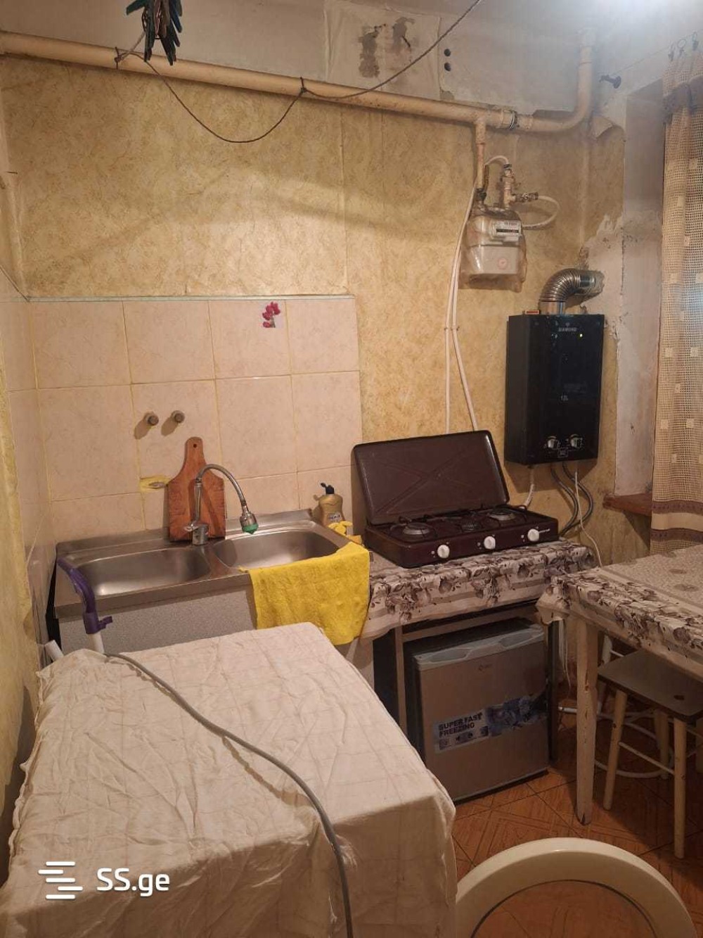 იყიდება 1 ოთახიანი ბინა ფონიჭალაში