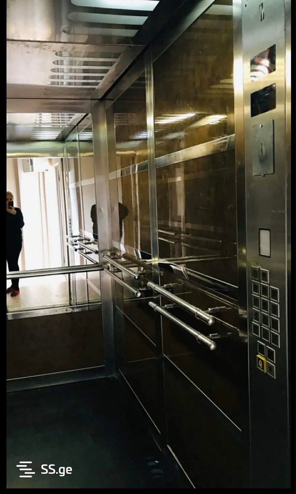 იყიდება 3 ოთახიანი ბინა სანზონაში