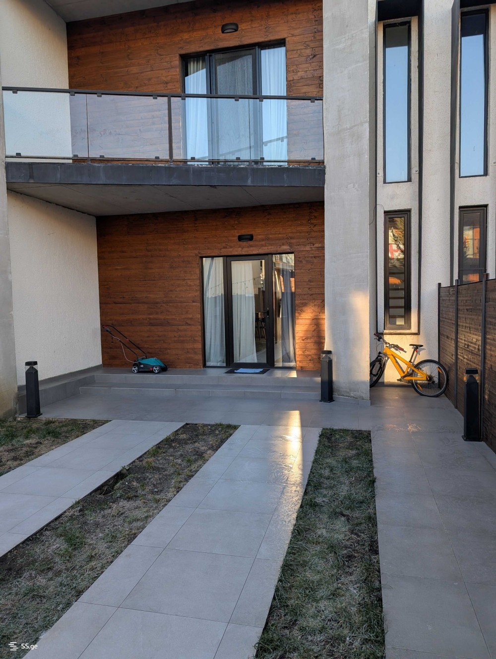 იყიდება 3 ოთახიანი კერძო სახლი თხინვალში