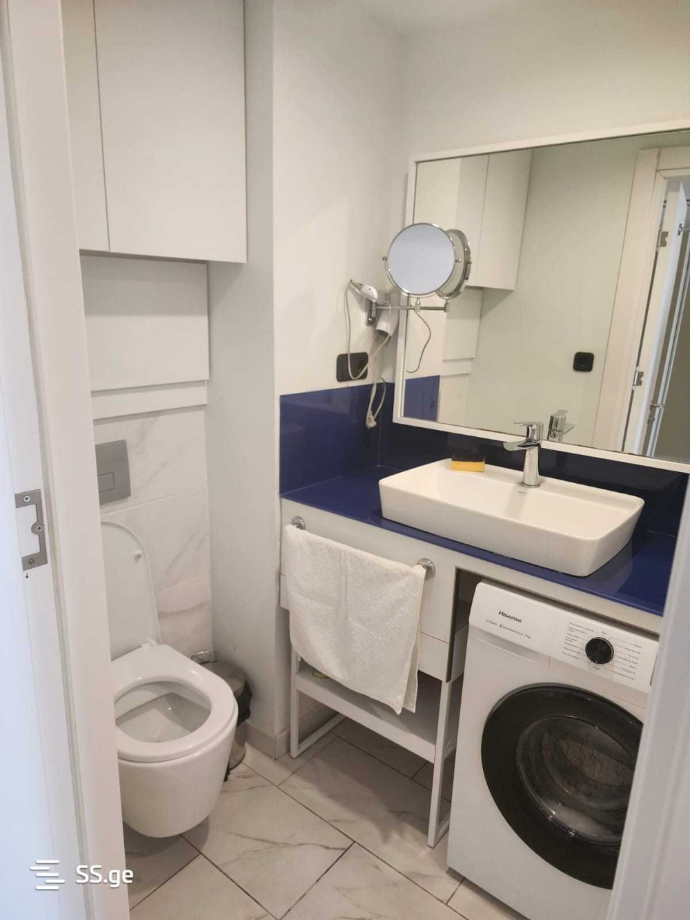 იყიდება 2 ოთახიანი ბინა ბათუმში