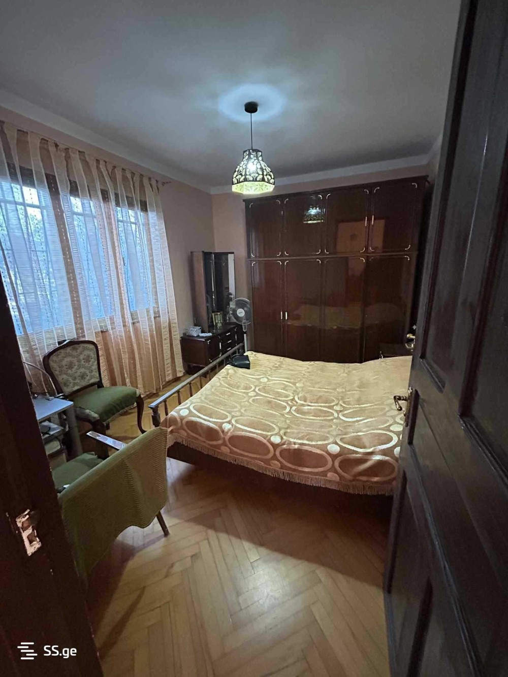 იყიდება 8 ოთახიანი აგარაკი ბულაჩაურში