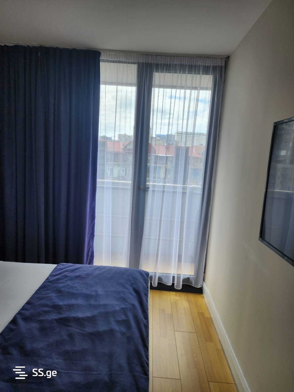 იყიდება 2 ოთახიანი ბინა ბათუმში