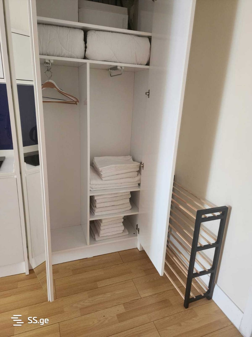 იყიდება 2 ოთახიანი ბინა ბათუმში