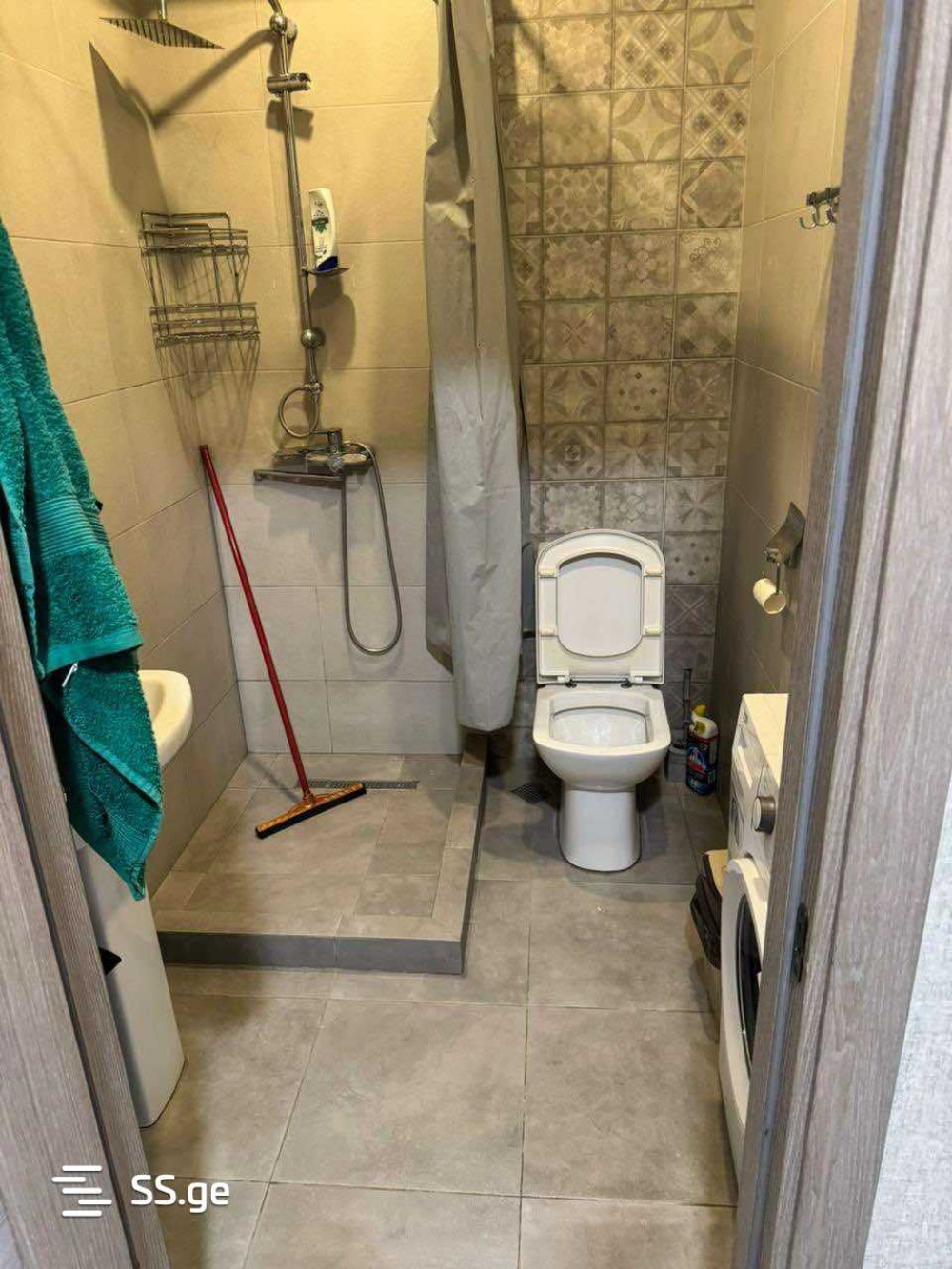 იყიდება 2 ოთახიანი ბინა დიღმის მასივში