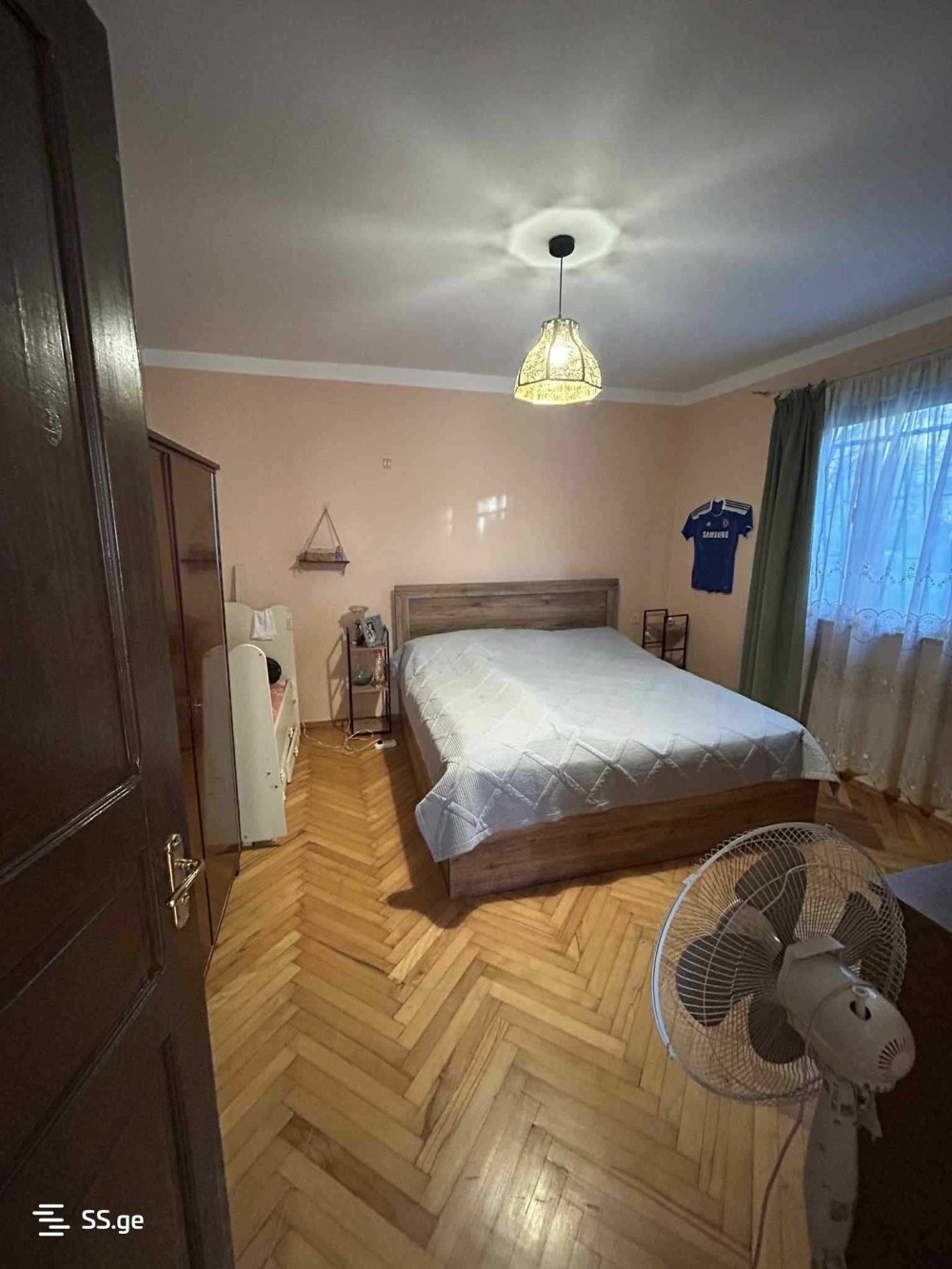 იყიდება 8 ოთახიანი აგარაკი ბულაჩაურში