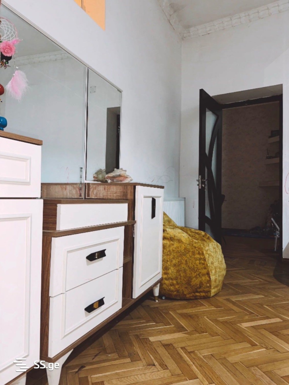 იყიდება 8 ოთახიანი კერძო სახლი ნაძალადევში