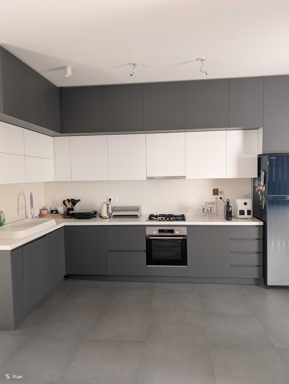 იყიდება 3 ოთახიანი კერძო სახლი თხინვალში