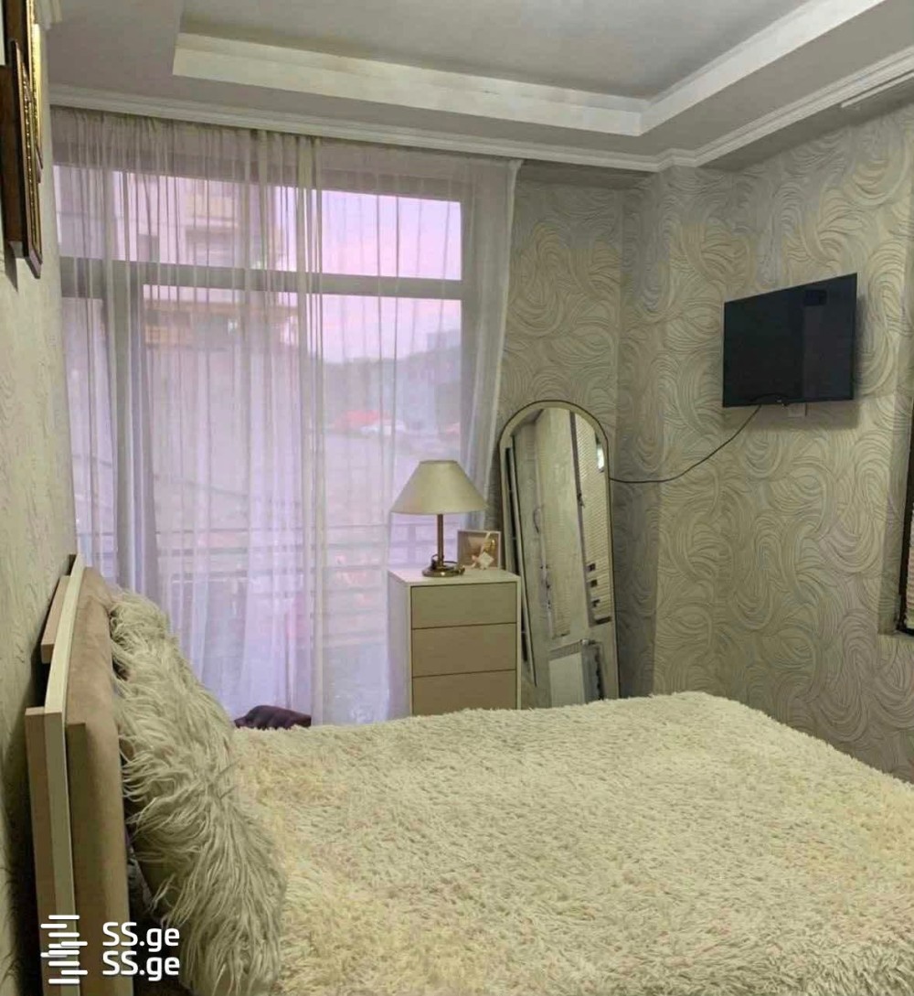 იყიდება 3 ოთახიანი ბინა სანზონაში