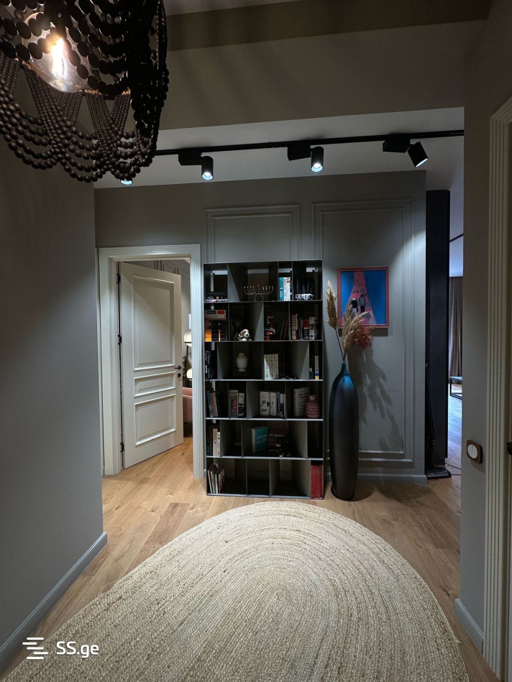 იყიდება 3 ოთახიანი ბინა ვაკეში