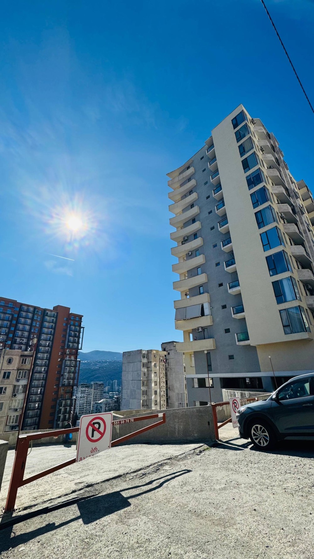 იყიდება 2 ოთახიანი ბინა ნუცუბიძის ფერდობზე