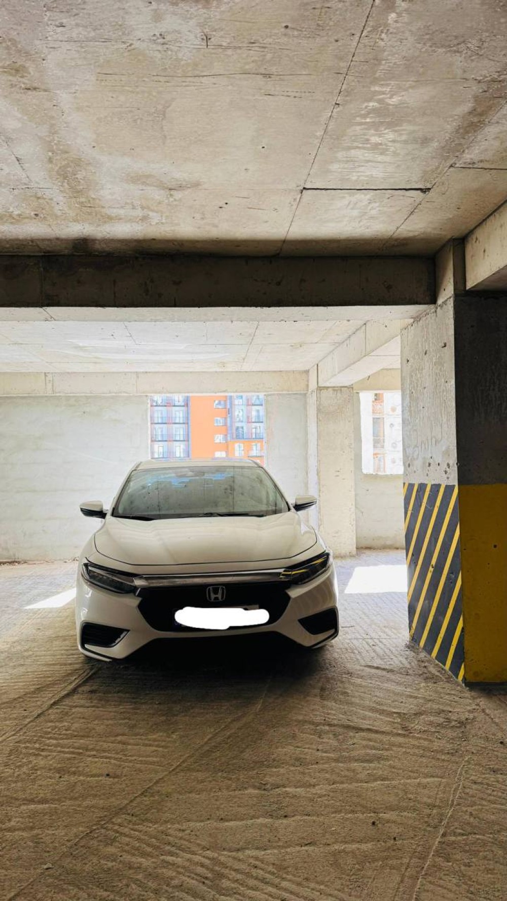 იყიდება 2 ოთახიანი ბინა ნუცუბიძის ფერდობზე