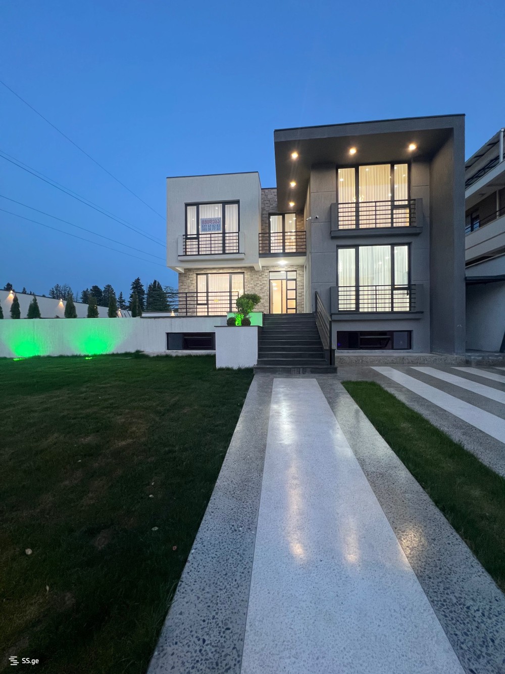 იყიდება 9 ოთახიანი კერძო სახლი ივერთუბანში