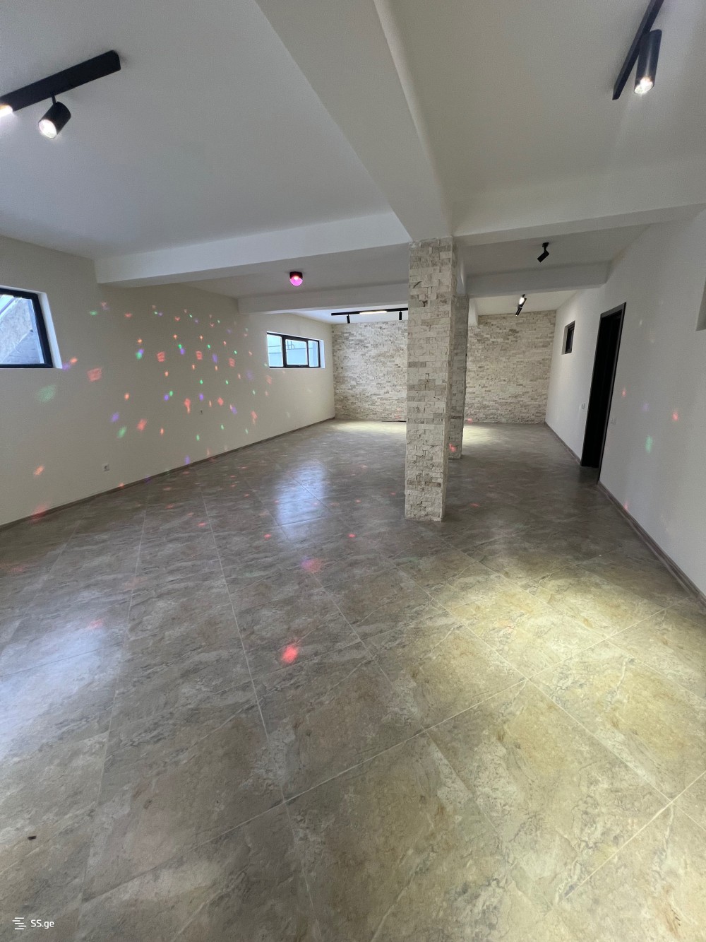 იყიდება 9 ოთახიანი კერძო სახლი ივერთუბანში