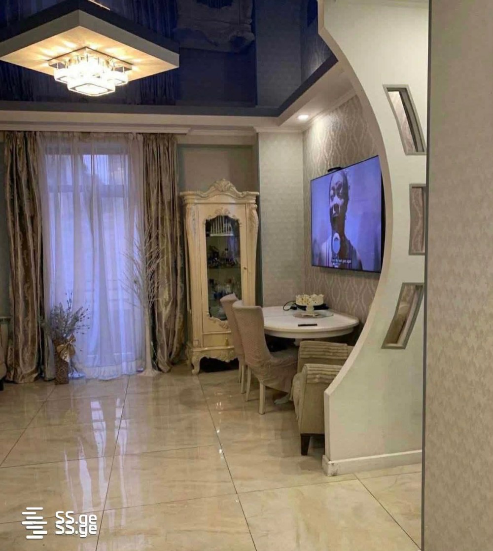 იყიდება 3 ოთახიანი ბინა სანზონაში