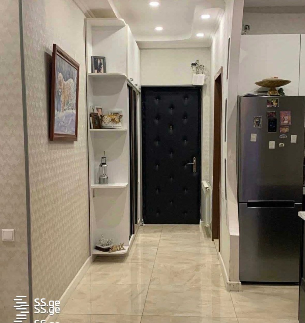 იყიდება 3 ოთახიანი ბინა სანზონაში