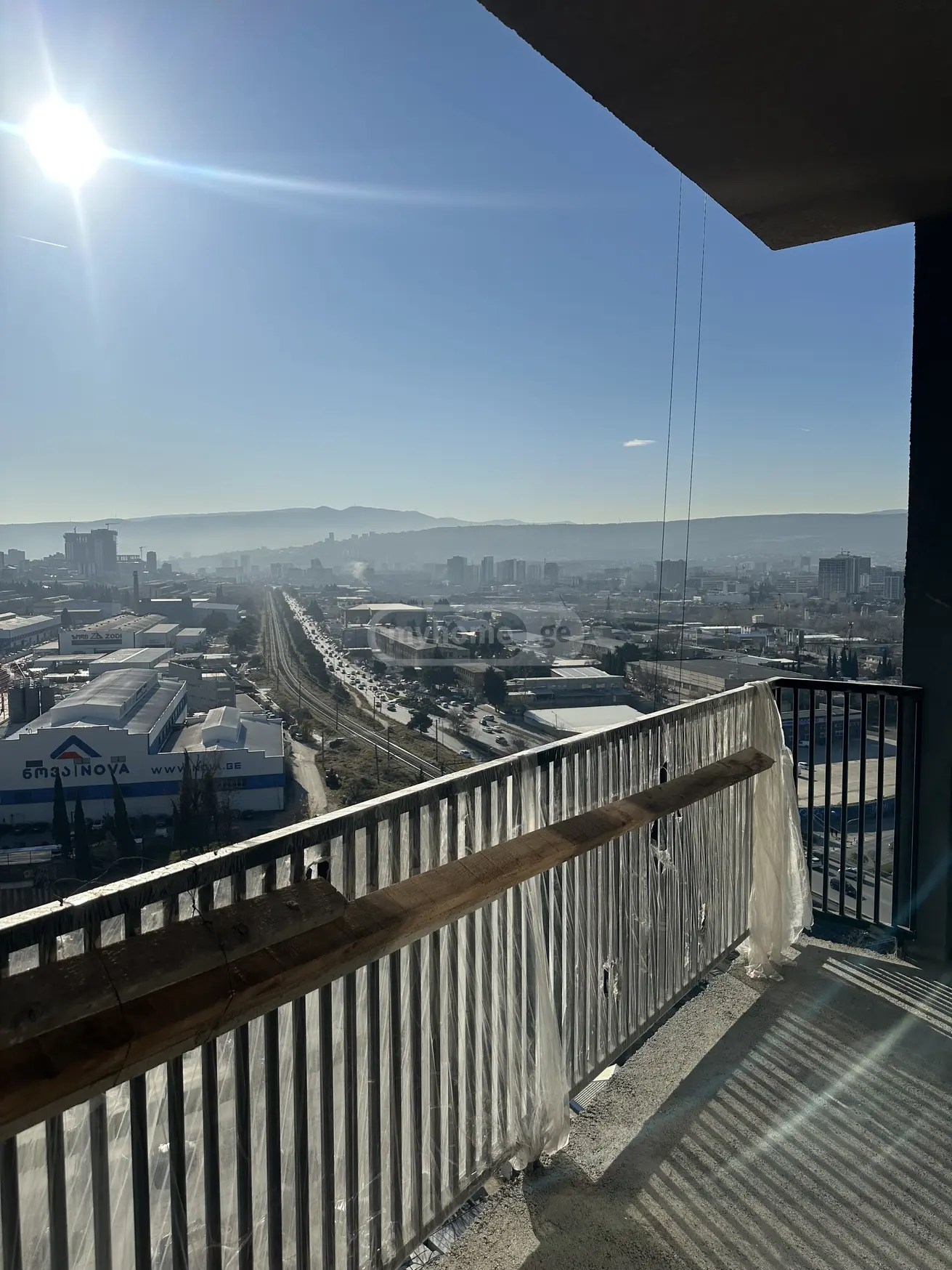 იყიდება 2 ოთახიანი ბინა გლდანში