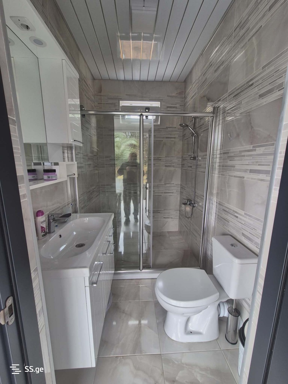 იყიდება 8 ოთახიანი კერძო სახლი ჩაქვში