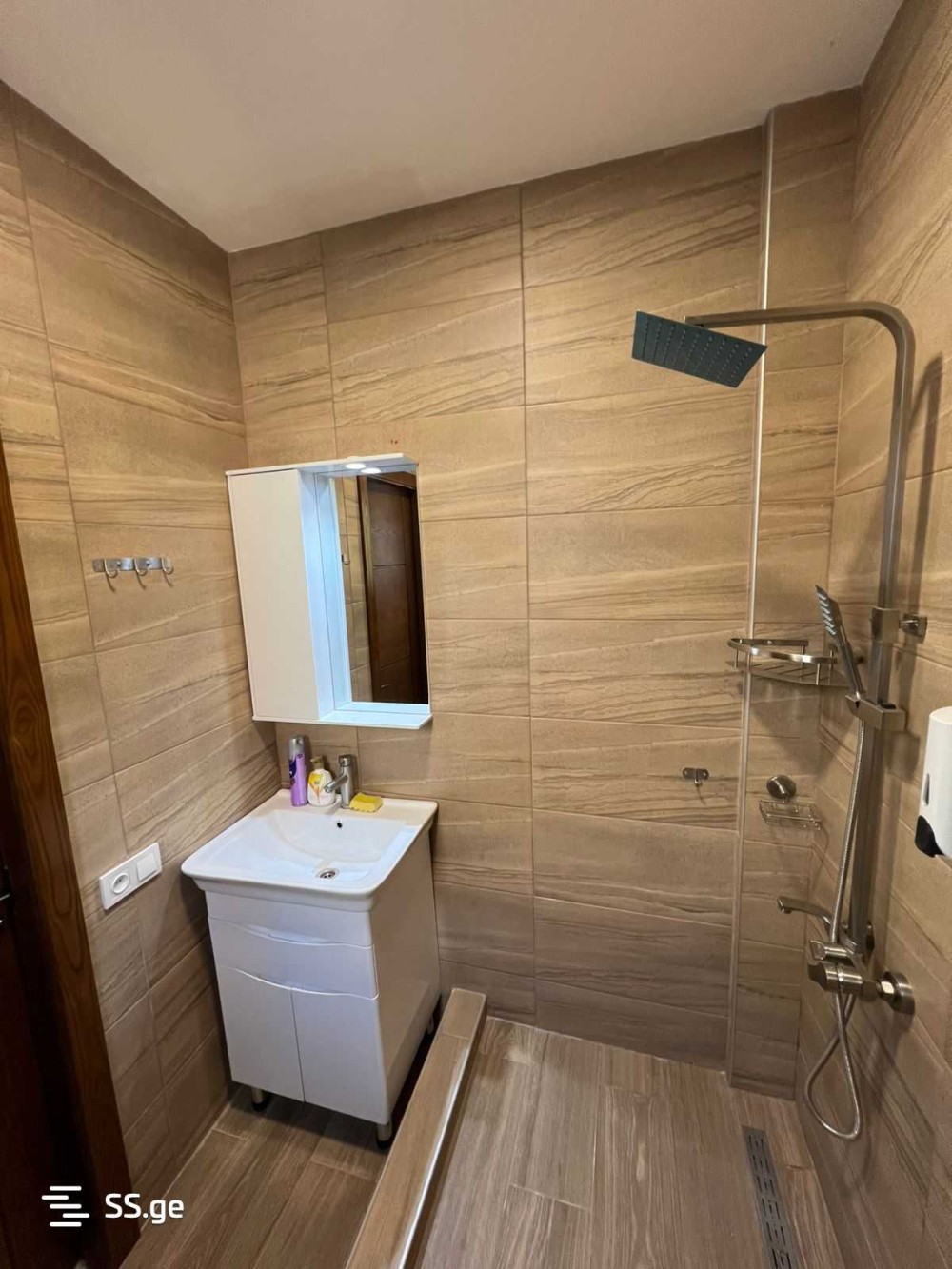 იყიდება 5 ოთახიანი კერძო სახლი წყნეთში