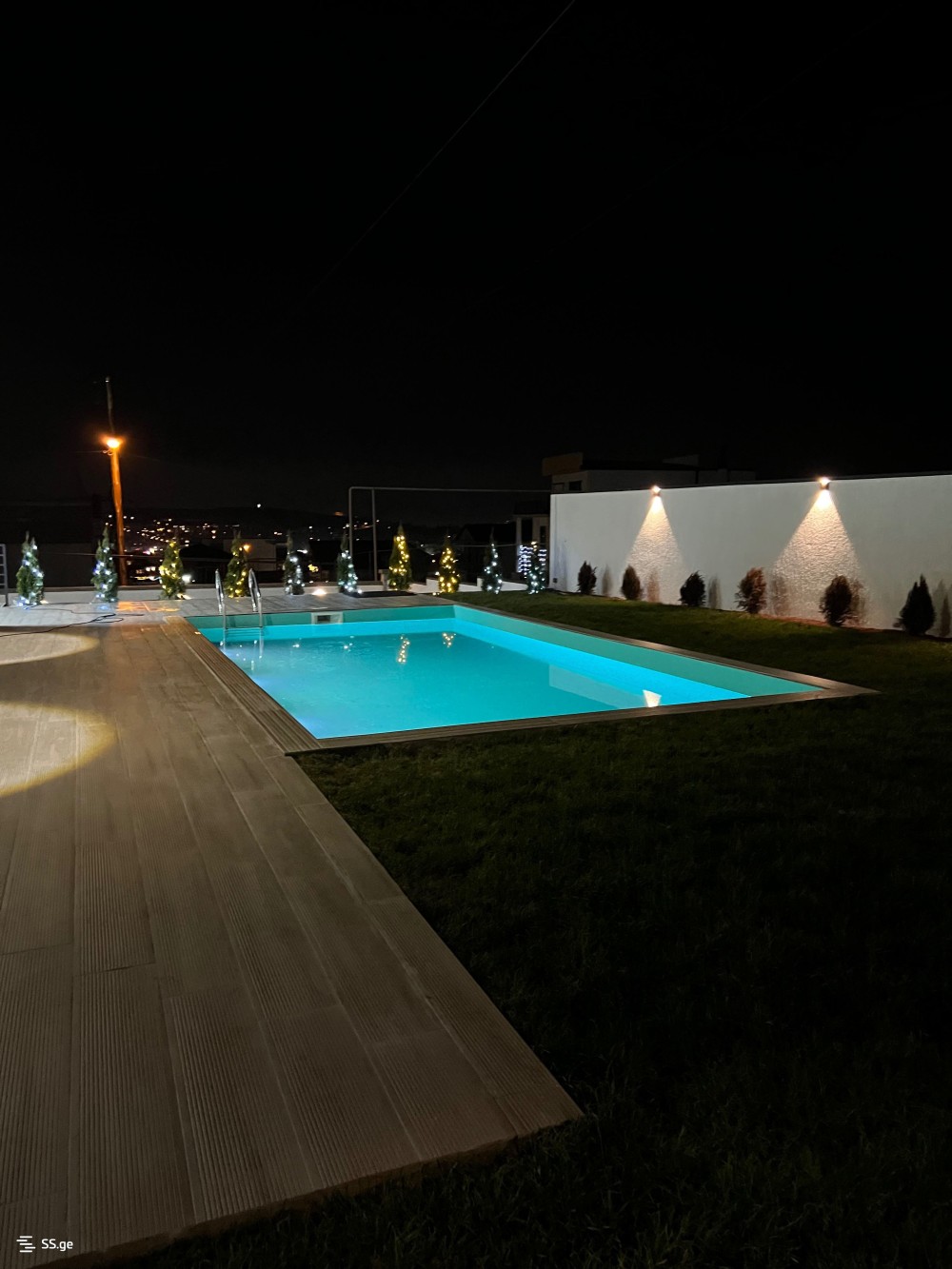 იყიდება 9 ოთახიანი კერძო სახლი ივერთუბანში