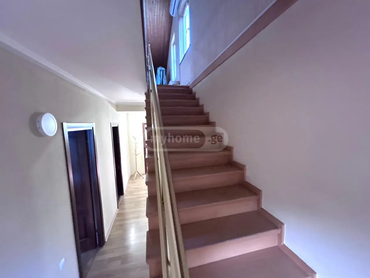 იყიდება 10+ ოთახიანი კერძო სახლი თბილისში