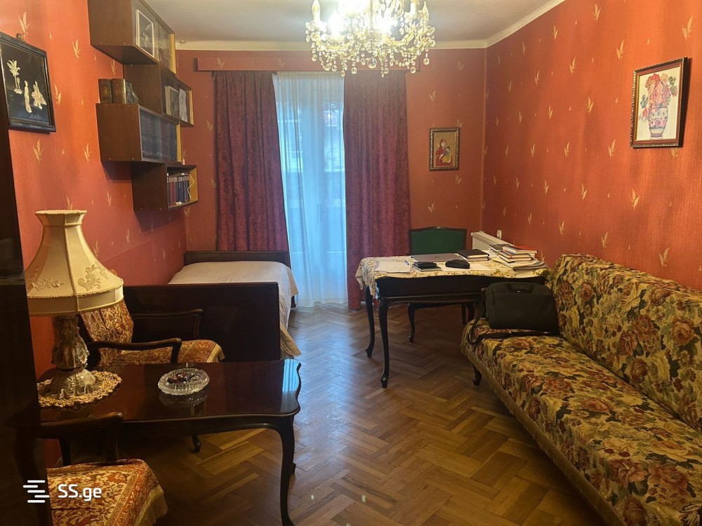 იყიდება 3 ოთახიანი ბინა ნაძალადევში
