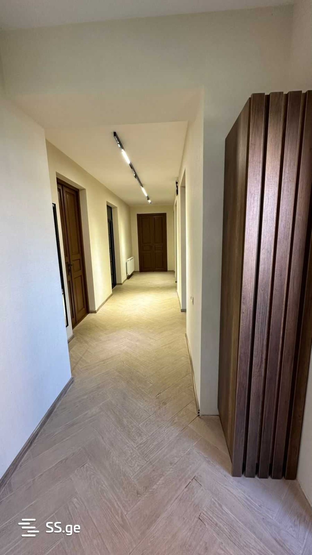 იყიდება 5 ოთახიანი კერძო სახლი წყნეთში