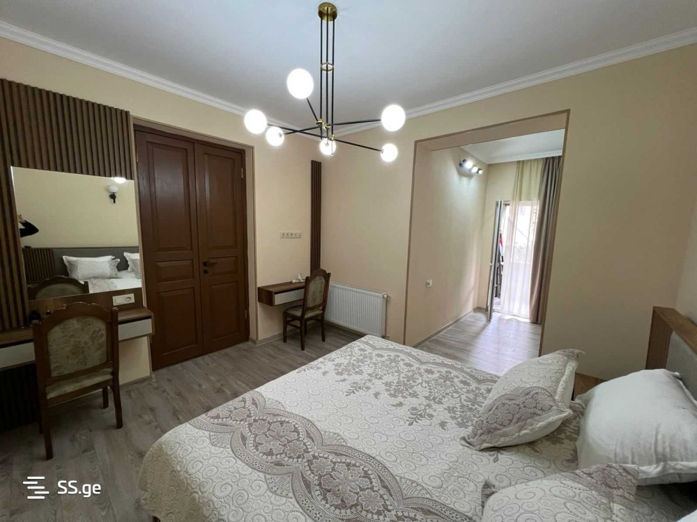 იყიდება 5 ოთახიანი კერძო სახლი წყნეთში