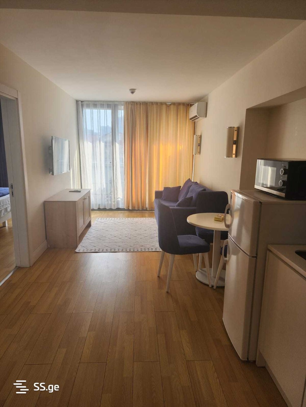 იყიდება 2 ოთახიანი ბინა ბათუმში