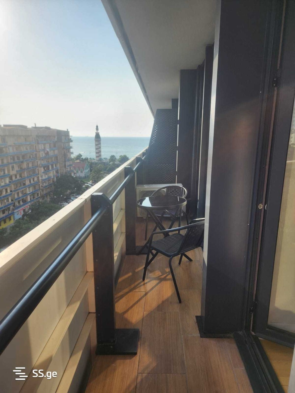 იყიდება 2 ოთახიანი ბინა ბათუმში