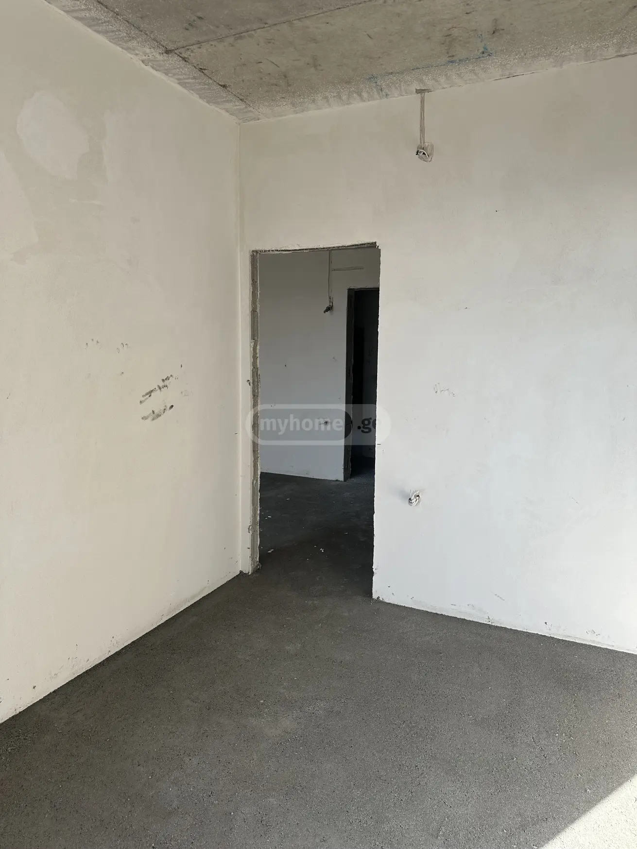 იყიდება 2 ოთახიანი ბინა გლდანში