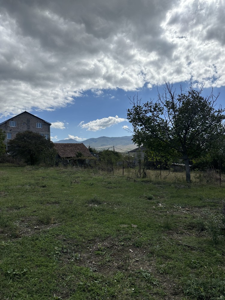 იყიდება მიწის ნაკვეთი ბიწმენდში