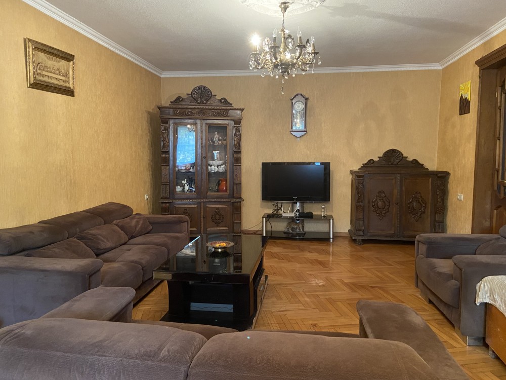 იყიდება კერძო სახლი ლოტკინზე