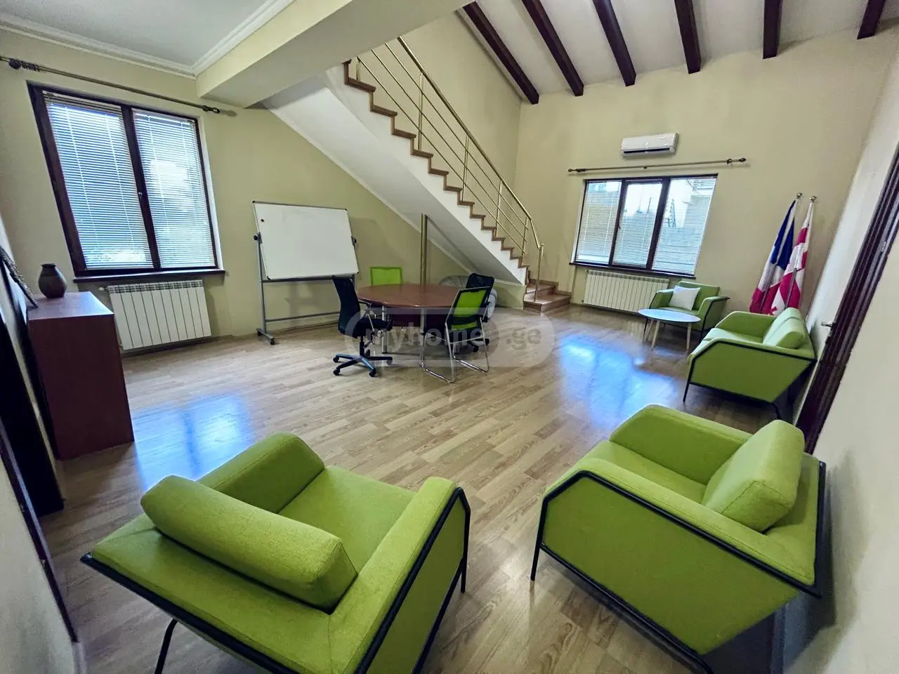 იყიდება 10+ ოთახიანი კერძო სახლი თბილისში