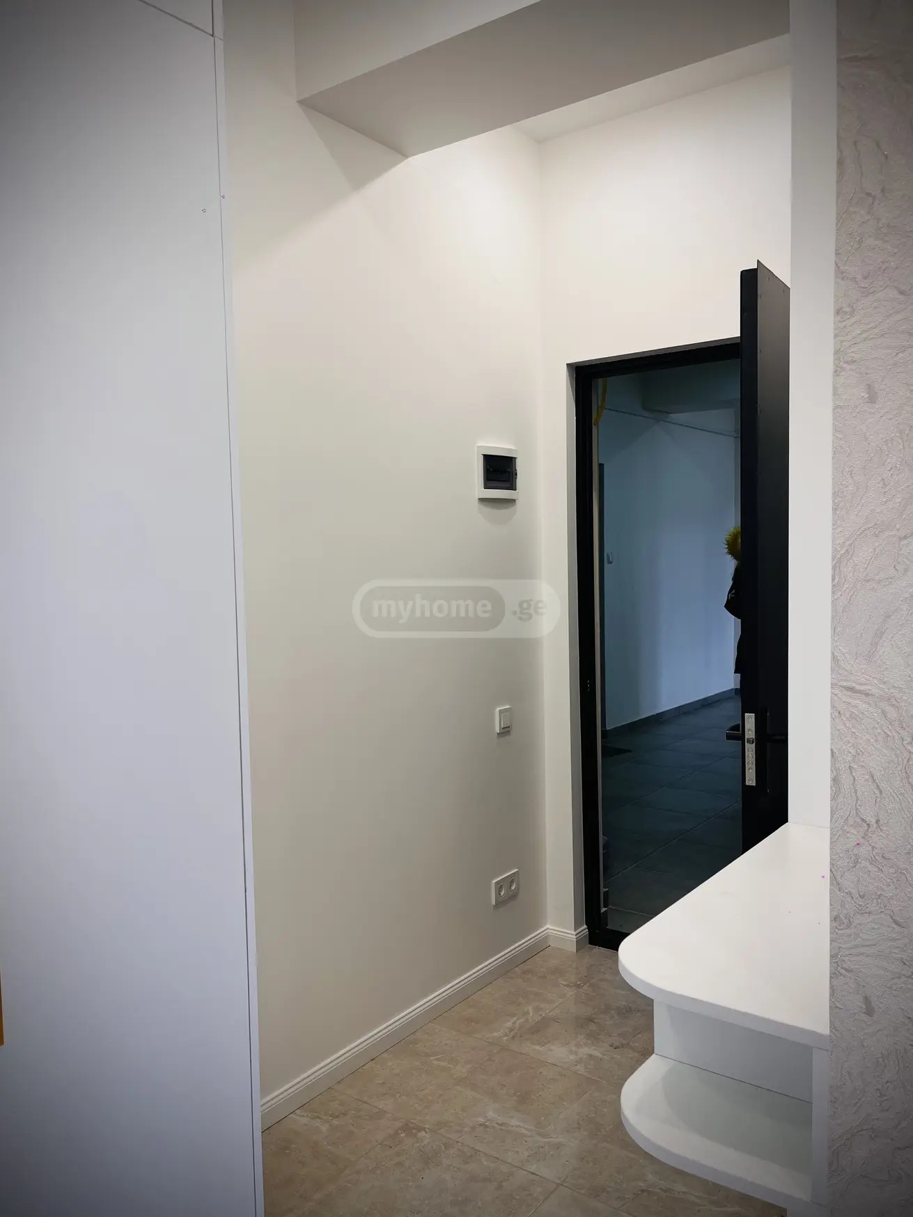 ქირავდება 2 ოთახიანი ბინა საბურთალოზე