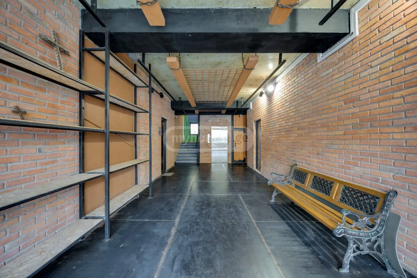 იყიდება საოფისე კომერციული ფართი საბურთალოზე