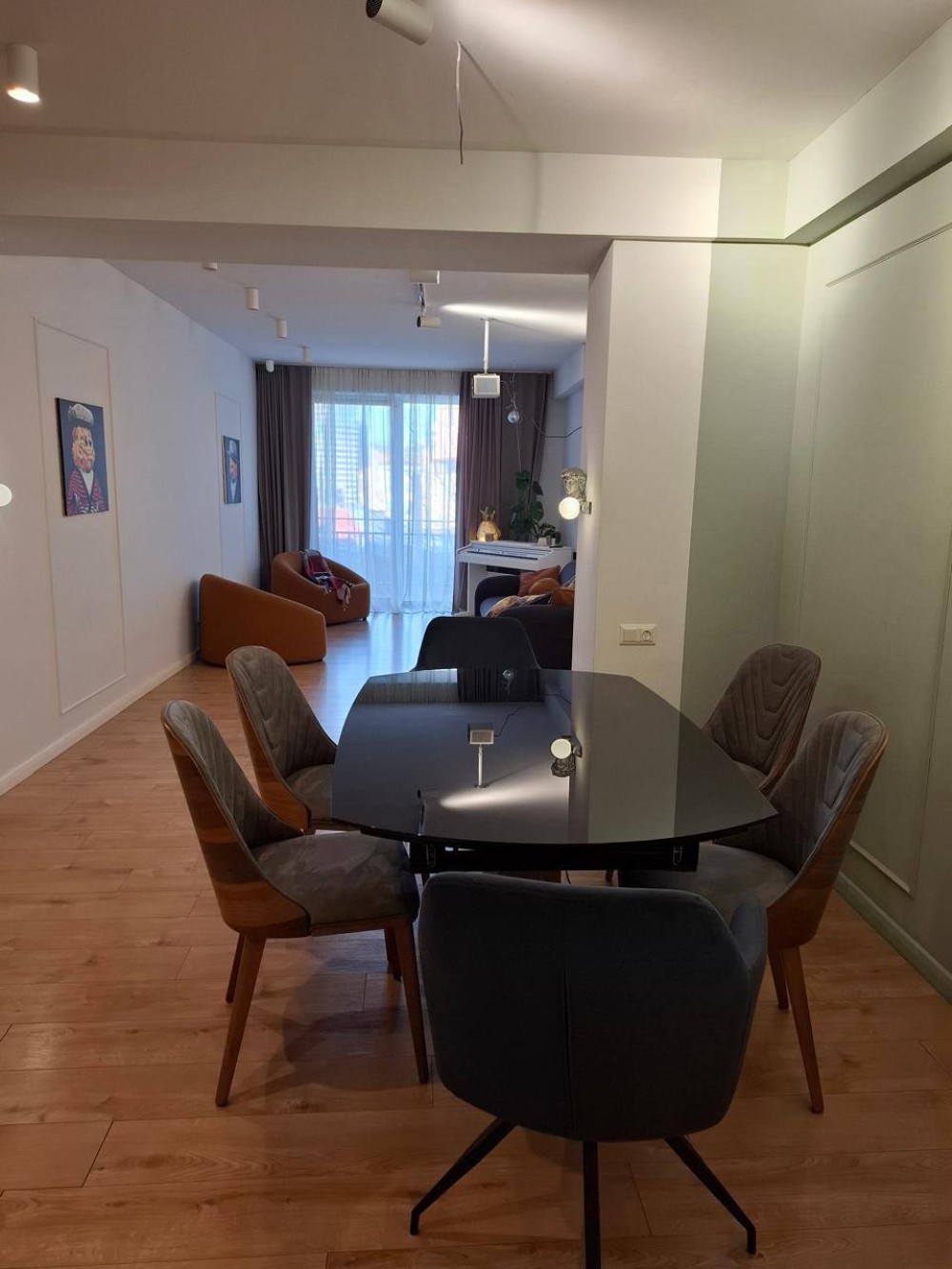 სასწრაფოდ იყიდება ბინა ვაკეში!