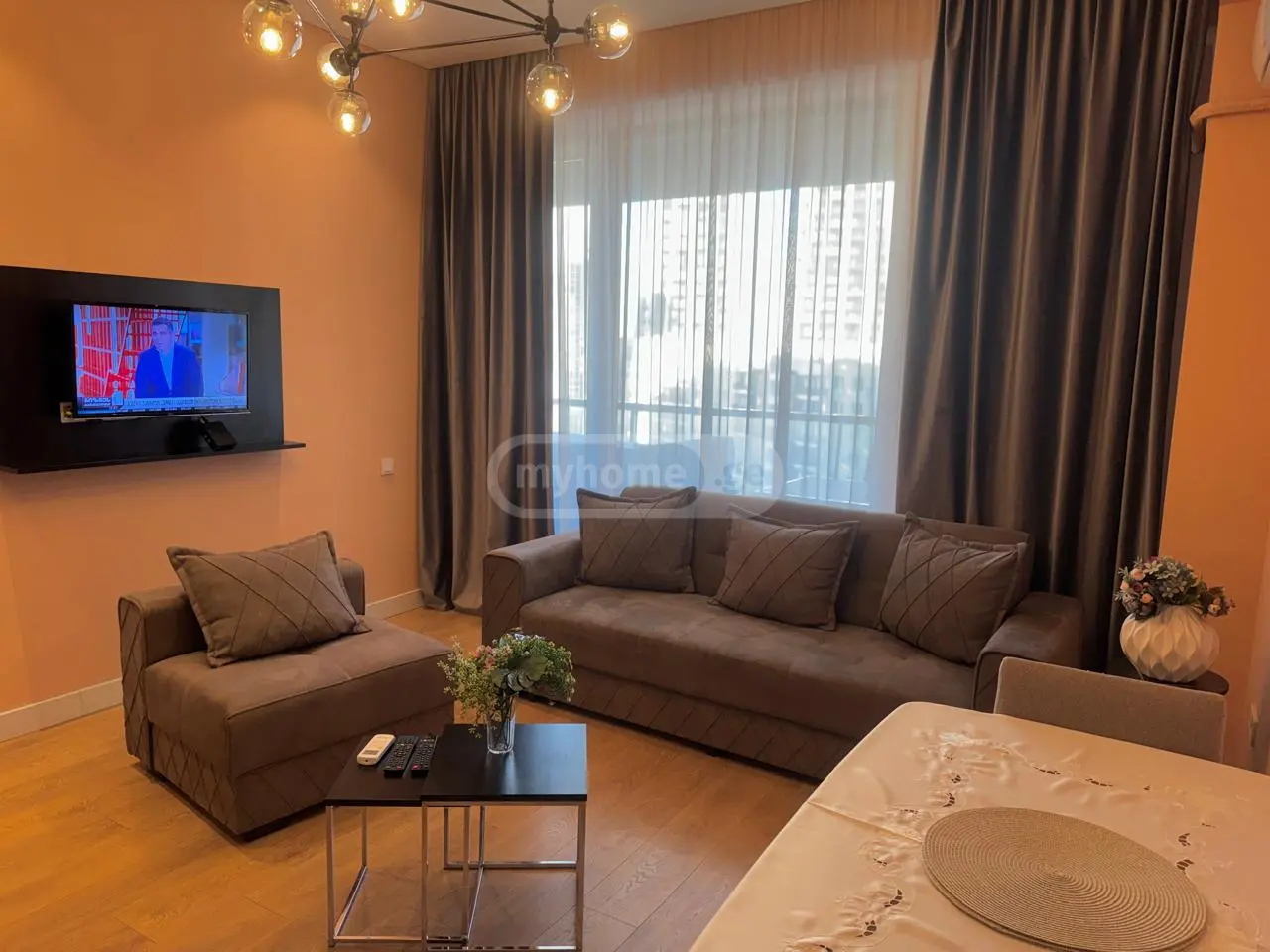 ქირავდება 2 ოთახიანი ბინა ვაკეში