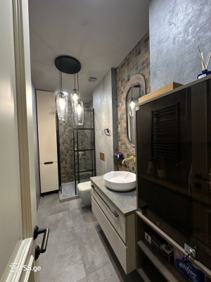 იყიდება 3 ოთახიანი ბინა ვაკეში