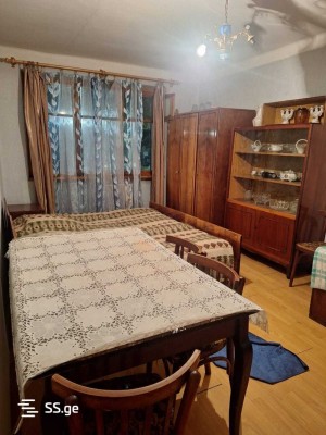 იყიდება 1 ოთახიანი ბინა ფონიჭალაში