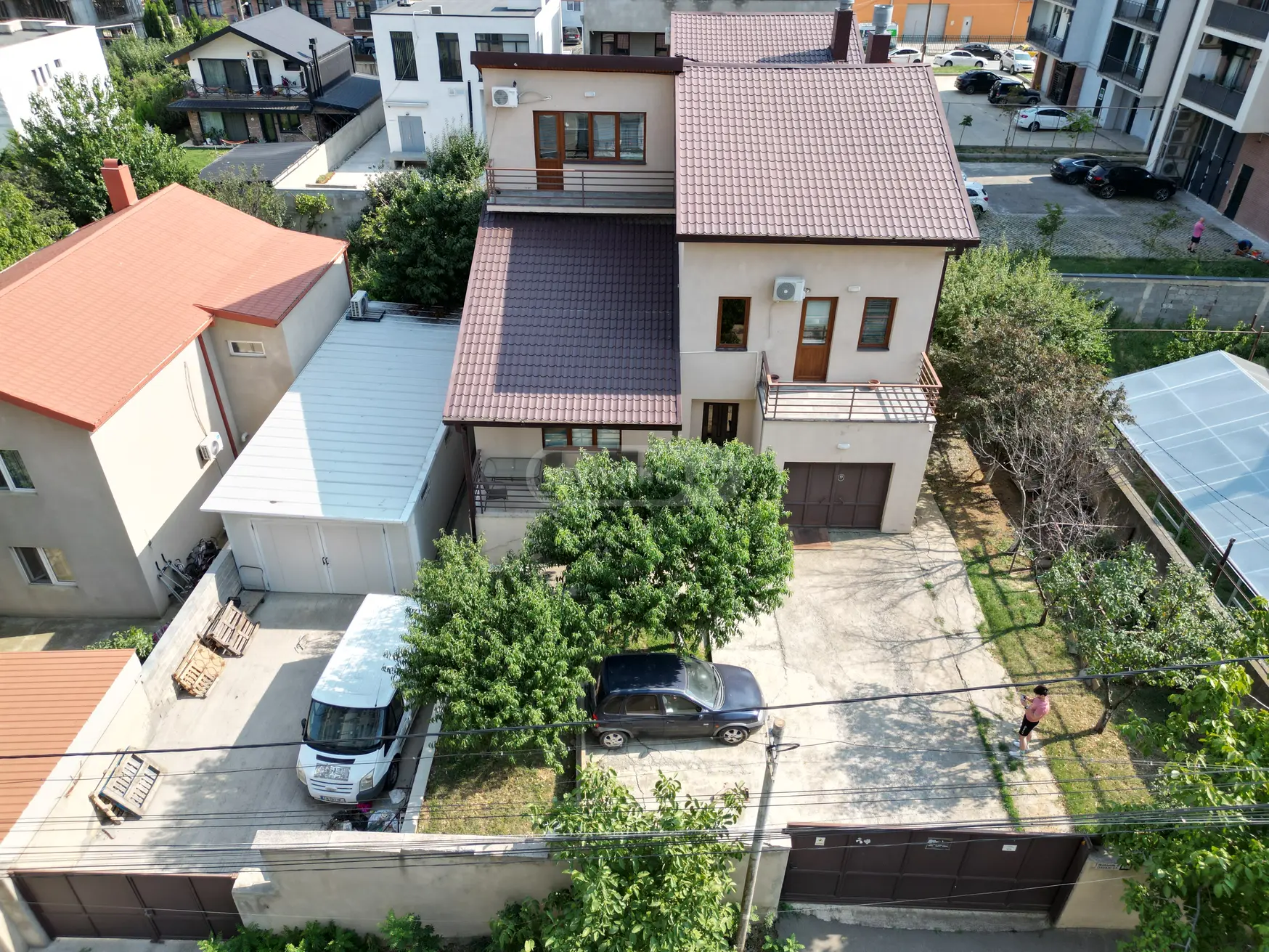 იყიდება 10+ ოთახიანი კერძო სახლი თბილისში