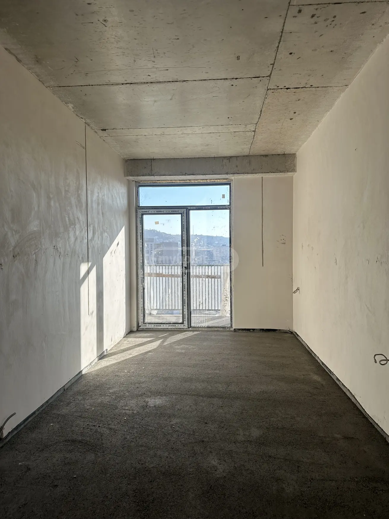 იყიდება 2 ოთახიანი ბინა გლდანში