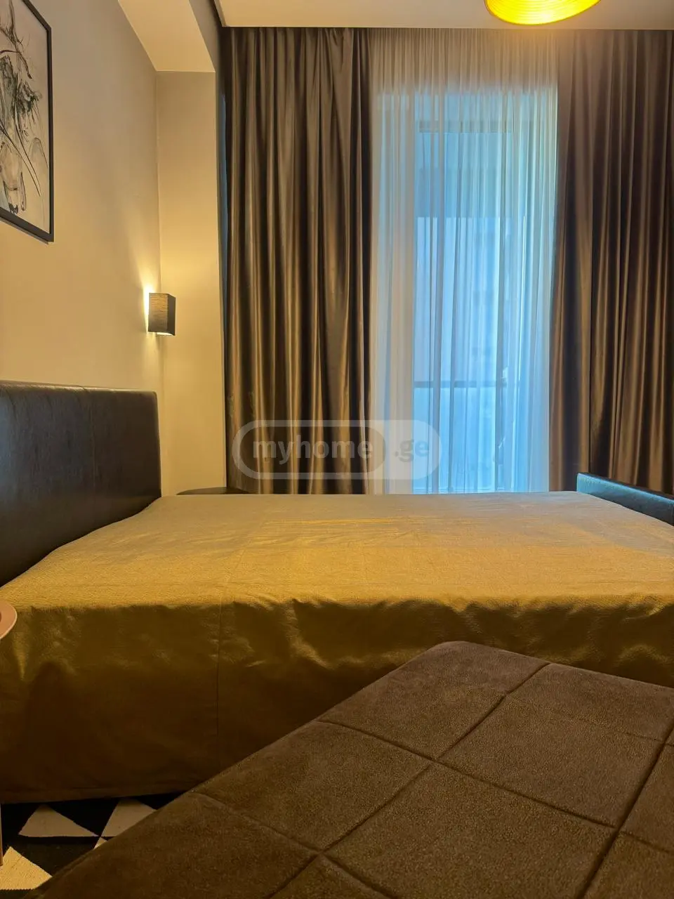 ქირავდება 2 ოთახიანი ბინა ვაკეში